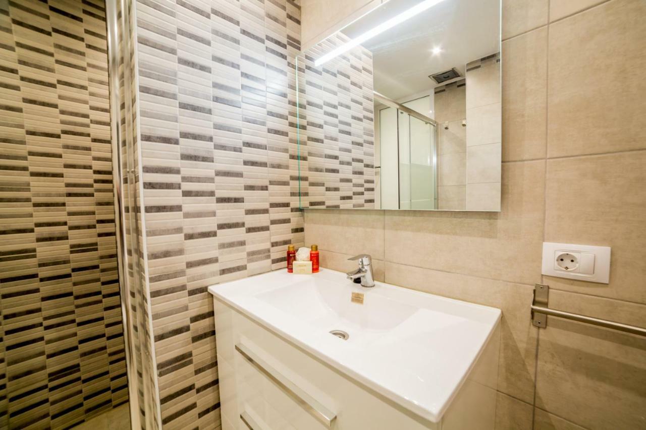 אדחה Un Dormitorio En Playa De Las Americas מראה חיצוני תמונה